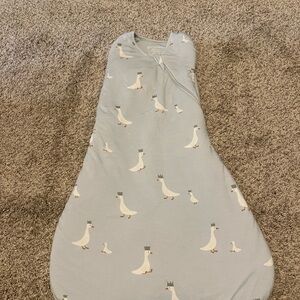 Gunamuna Swaddle
